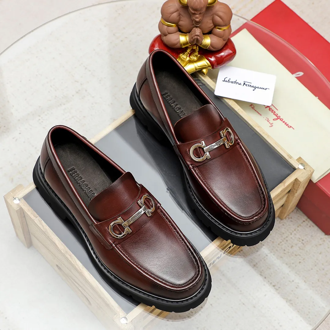 Men's shoes 💰460 🔥Ferragamo's new men's casual slip-on shoes🇨🇳Official website original 1:1 mold, original quality💯Fine workmanship, high-end luxury☘The upper is made of imported Italian first-layer cowhide🌴🐂Leather lining🍓Rubber wear-resistant and non-slip outsole, breathable and comfortable to wear🍍The first choice for high-grade men🍉3 colors available! Code number 38-45……